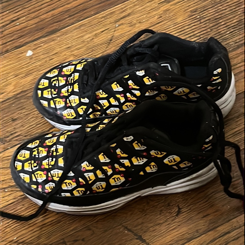 Custom Nikes - Picture 2 of 3